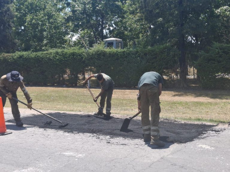 AVANZAN LAS OBRAS DE BACHEO EN CANNING